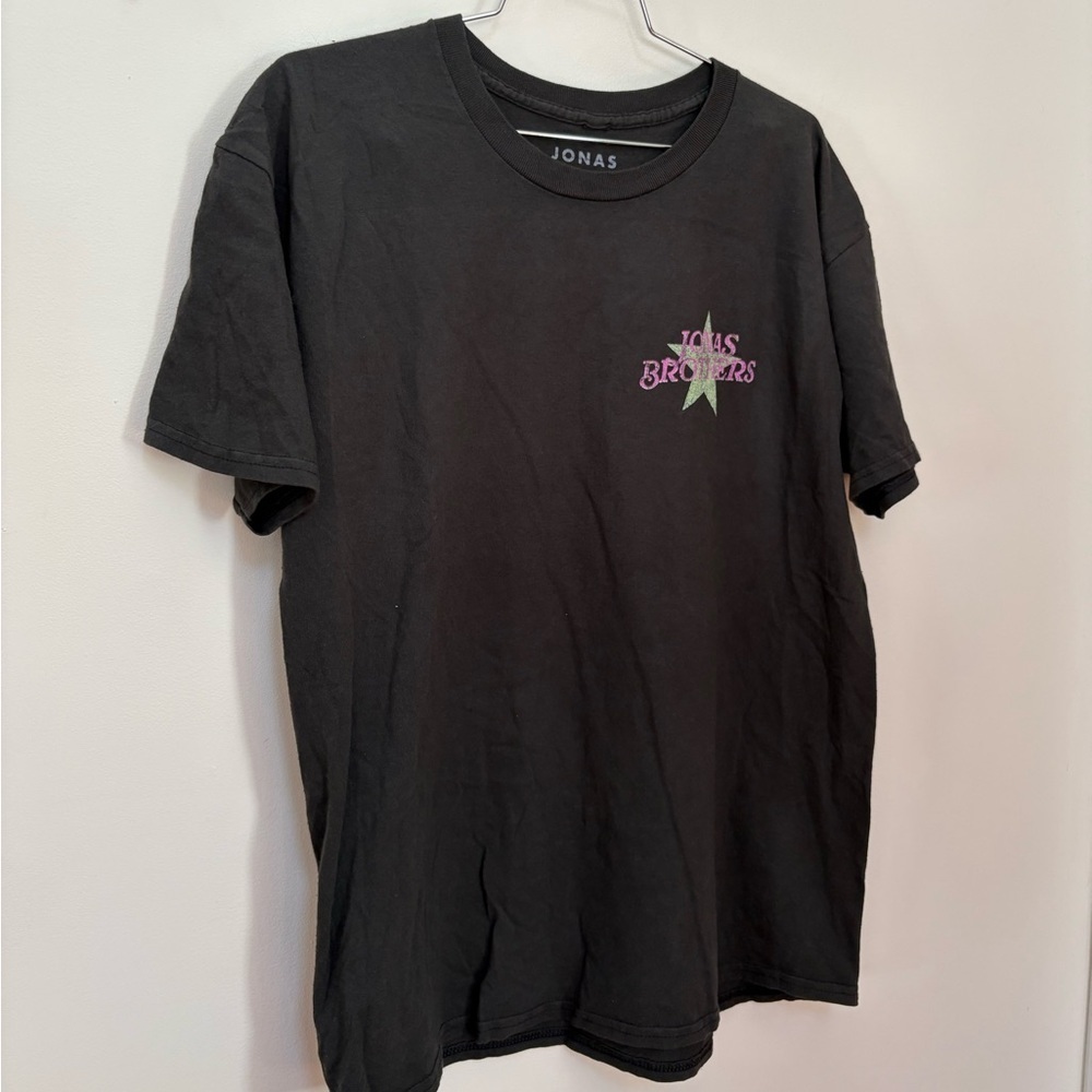 NWOT Urban Outfitters Jonas Brothers Graphic Tee Size Medium - Picture 4 of 11